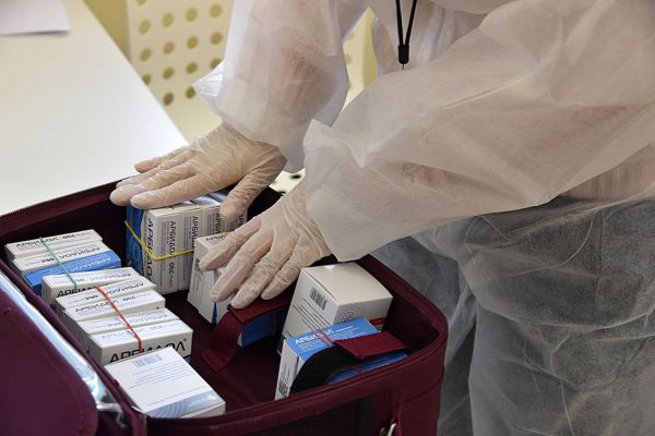 Положены ли бесплатные лекарства заболевшим ковидом южноуральцам? Отвечает Минздрав