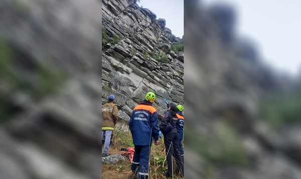 В Челябинской области 14-летняя школьница разбилась насмерть при падении со скалы
